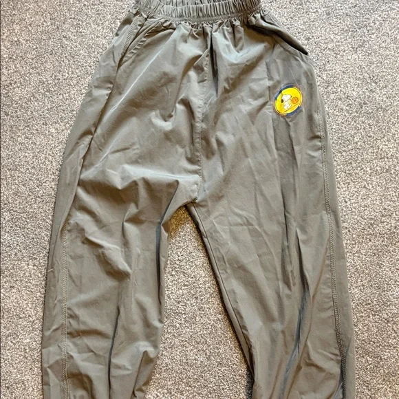 8-year-old Boy’s Clothes Bundle (10 pieces) - Picture 10 of 17